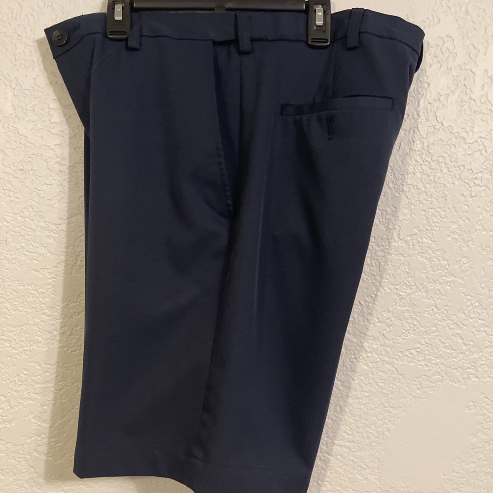Cool 18 Pro Golf Shorts Men's Sz. 32 Dark Blue